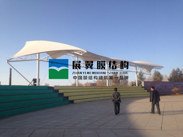 广场张拉膜结构景观看台工程